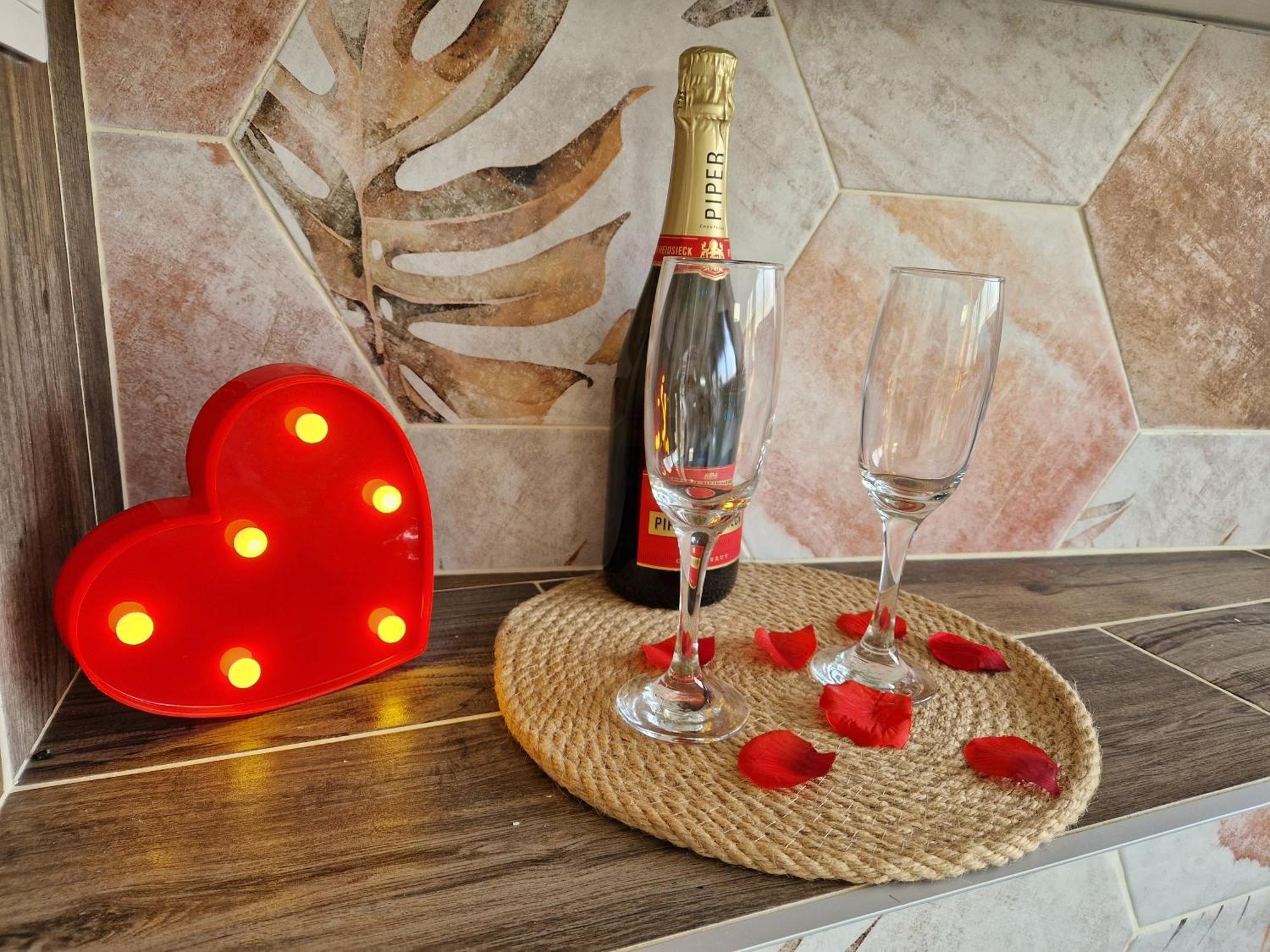 Atoumo Appartement Love Jacuzzi & Jardin Disneyland Paris Quincy-Voisins Exterior foto